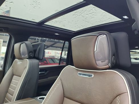 New 2026 GMC Yukon XL Denali Ultimate AWD/4WD image 17