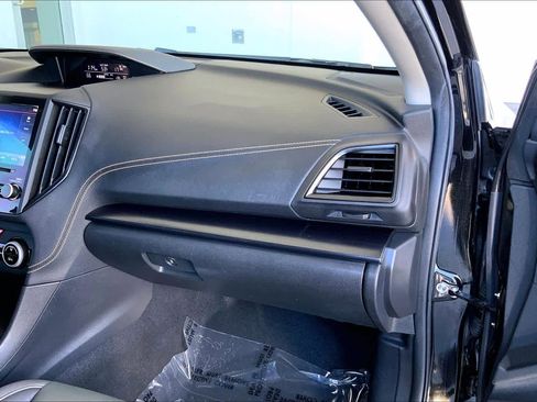 Used 2021 Subaru Crosstrek 2.5i Sport w/ Moonroof Package image 18