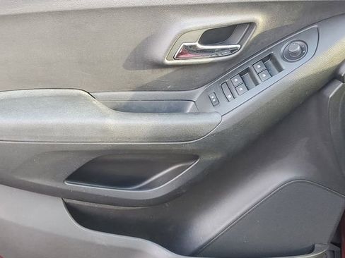 Certified 2017 Chevrolet Trax LT w/ LT Convenience Package image 14