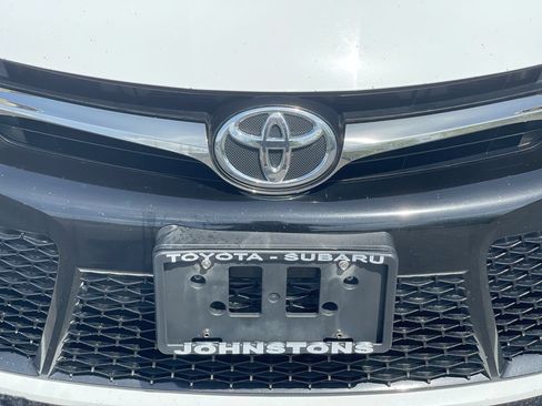 Used 2015 Toyota Camry XSE FWD image 19