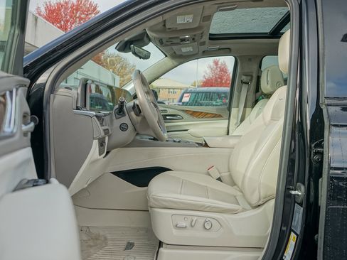 Used 2024 Cadillac Escalade ESV Sport Platinum image 14