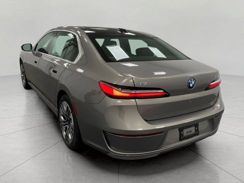 Used 2024 BMW i7 xDrive60 image 26