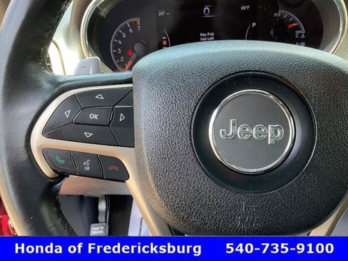 Used 2016 Jeep Grand Cherokee Laredo AWD/4WD image 31