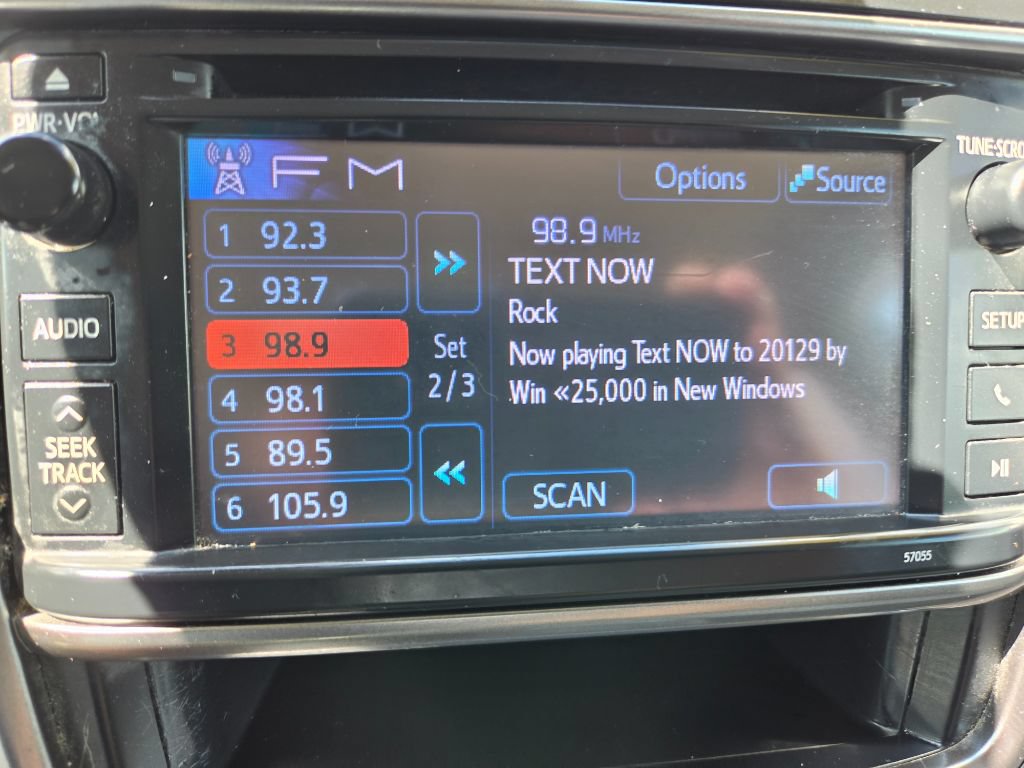 Used 2013 Toyota Highlander Plus FWD image 20