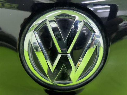 Used 2013 Volkswagen Tiguan S FWD image 12