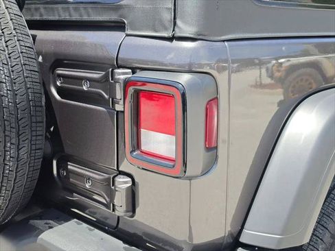 Certified 2025 Jeep Wrangler Sport AWD/4WD image 8