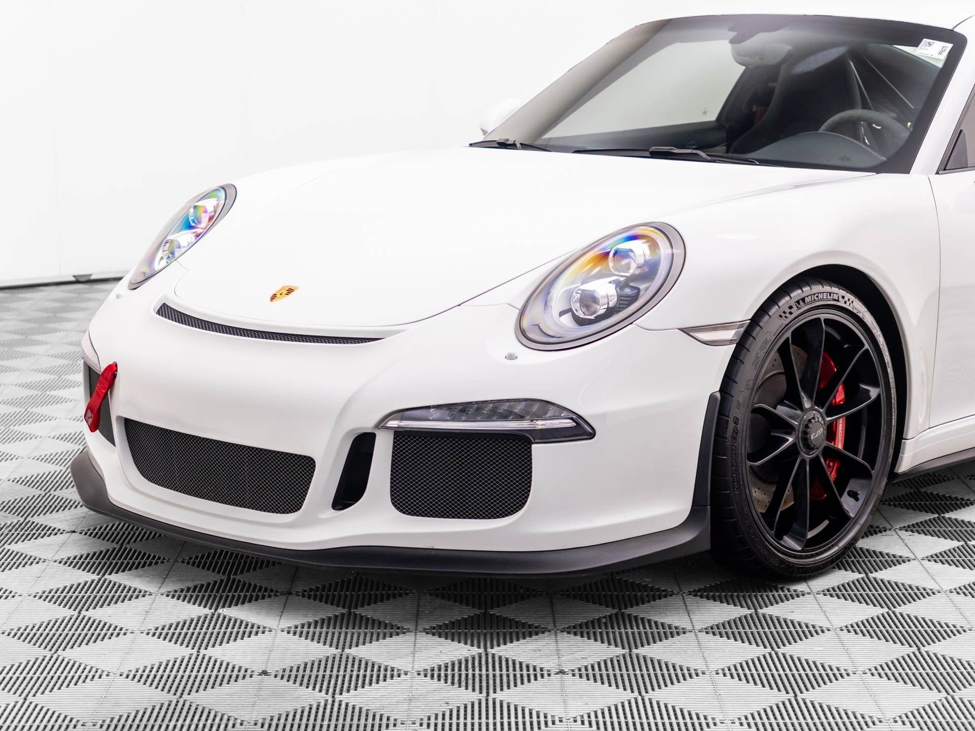 Certified 2015 Porsche 911 GT3 w/ Sound Package Plus RWD image 39