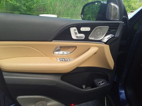 Certified 2024 Mercedes-Benz GLS 450 4MATIC image 17