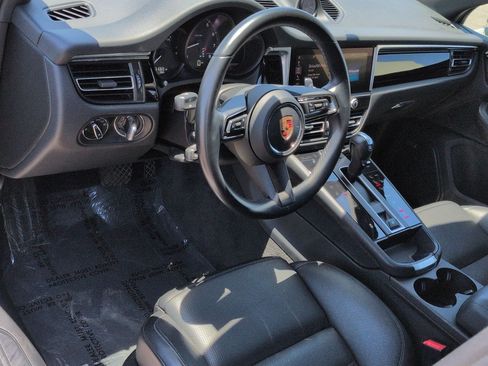 Used 2024 Porsche Macan Turbo AWD/4WD image 9