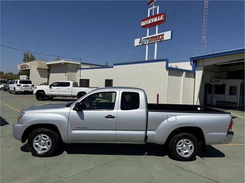Used 2010 Toyota Tacoma 2WD Access Cab image 9