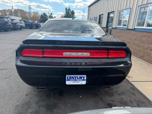Used 2014 Dodge Challenger R/T image 7