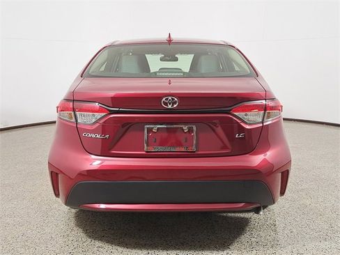 Used 2022 Toyota Corolla LE image 6
