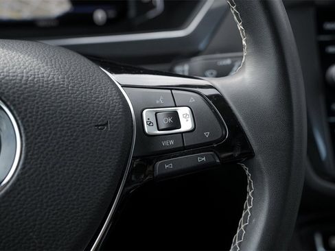 Used 2021 Volkswagen Tiguan SEL image 13