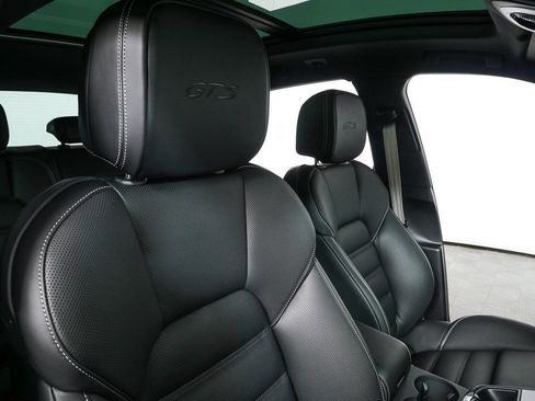 New 2026 Porsche Macan GTS image 25