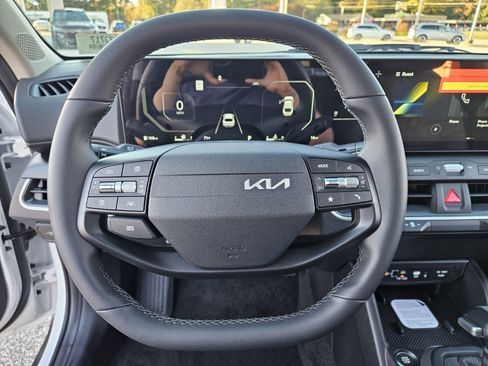 New 2025 Kia K4 EX image 14