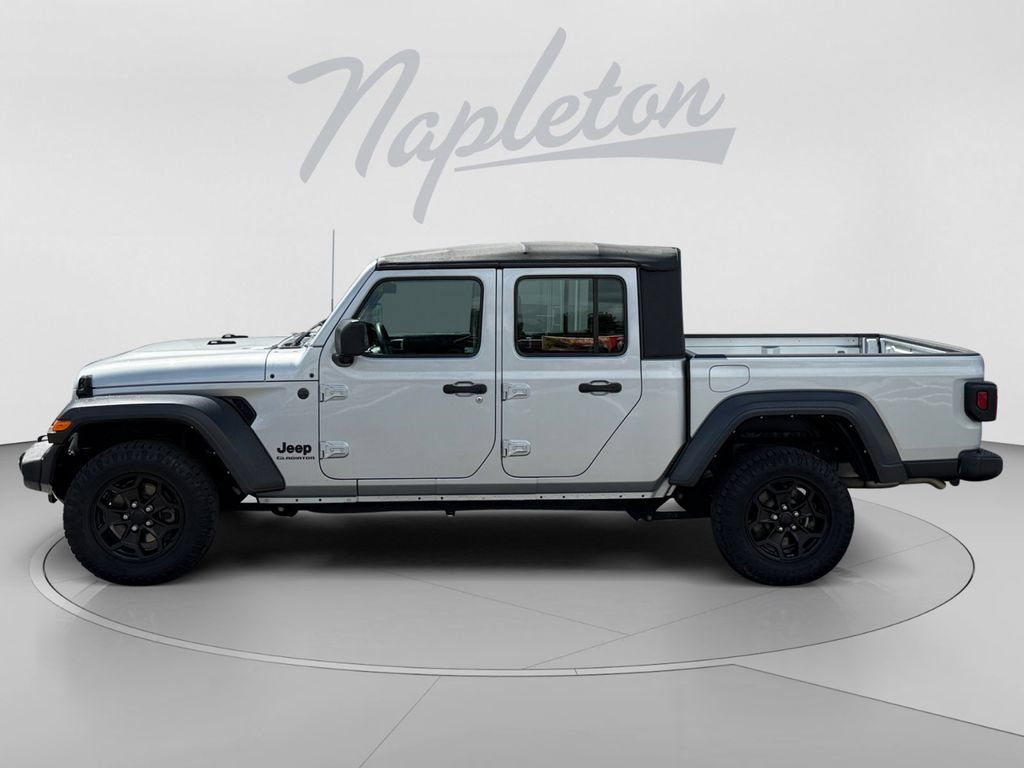 Used 2022 Jeep Gladiator Sport AWD/4WD image 2