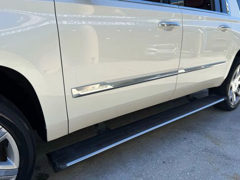 Used 2015 Cadillac Escalade ESV Premium image 11