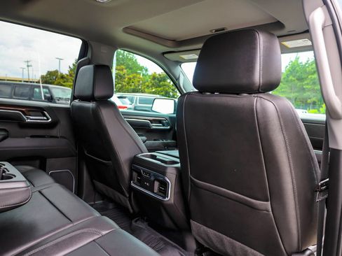 Used 2022 GMC Sierra 1500 SLT w/ SLT Premium Plus Package AWD/4WD image 14
