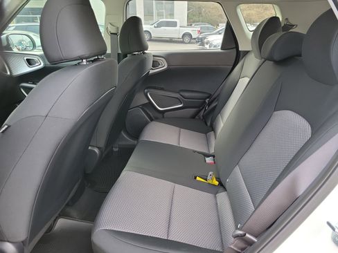 Used 2025 Kia Soul LX w/ LX Technology Package image 11
