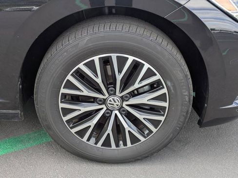 Used 2021 Volkswagen Jetta SE w/ SE Cold Weather Package image 23