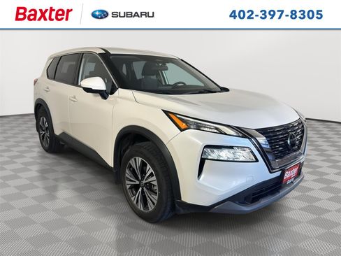 Used 2021 Nissan Rogue SV image 1