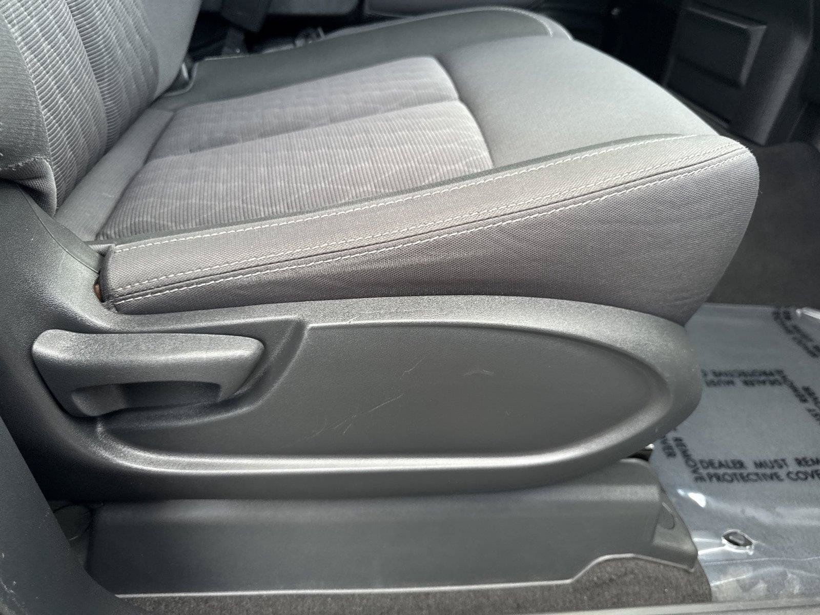 Used 2022 Nissan Titan SV RWD image 33