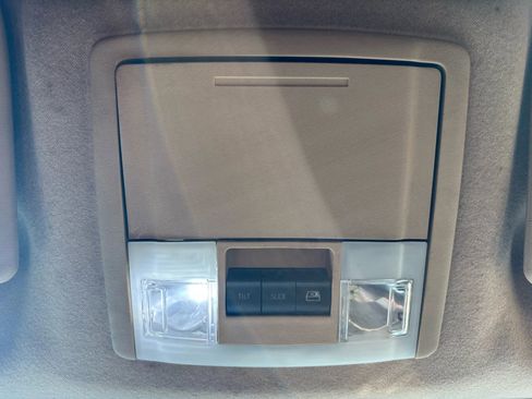 Used 2014 Ford F250 Lariat w/ Lariat Chrome Package image 24