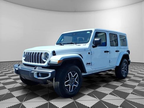 Used 2025 Jeep Wrangler Unlimited Sahara AWD/4WD image 25