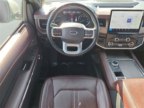 Used 2023 Ford Expedition Limited image 19