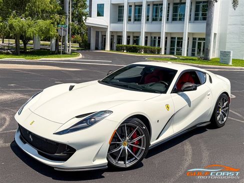 Used 2019 Ferrari 812 Superfast RWD image 8