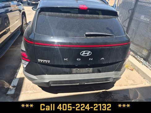 Used 2025 Hyundai Kona SEL FWD image 13