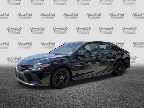Used 2019 Toyota Camry SE image 5