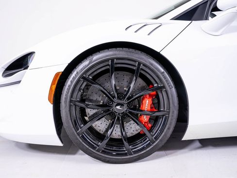 Used 2023 McLaren Artura RWD image 12