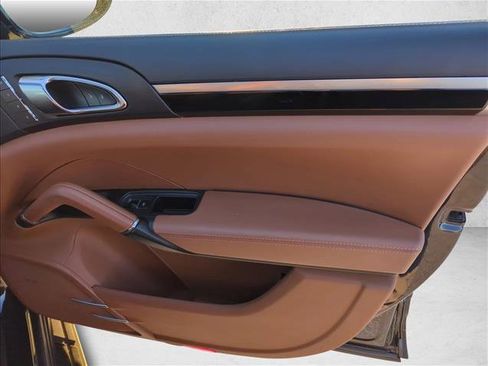 Used 2016 Porsche Cayenne image 27