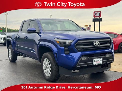 Certified 2025 Toyota Tacoma SR5 AWD/4WD image 1