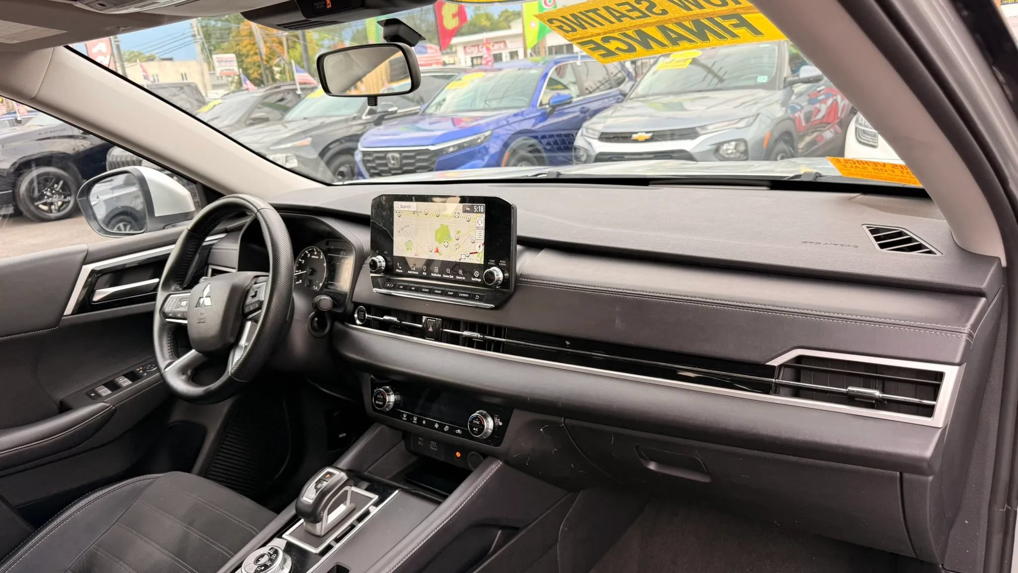 Used 2024 Mitsubishi Outlander FWD image 29