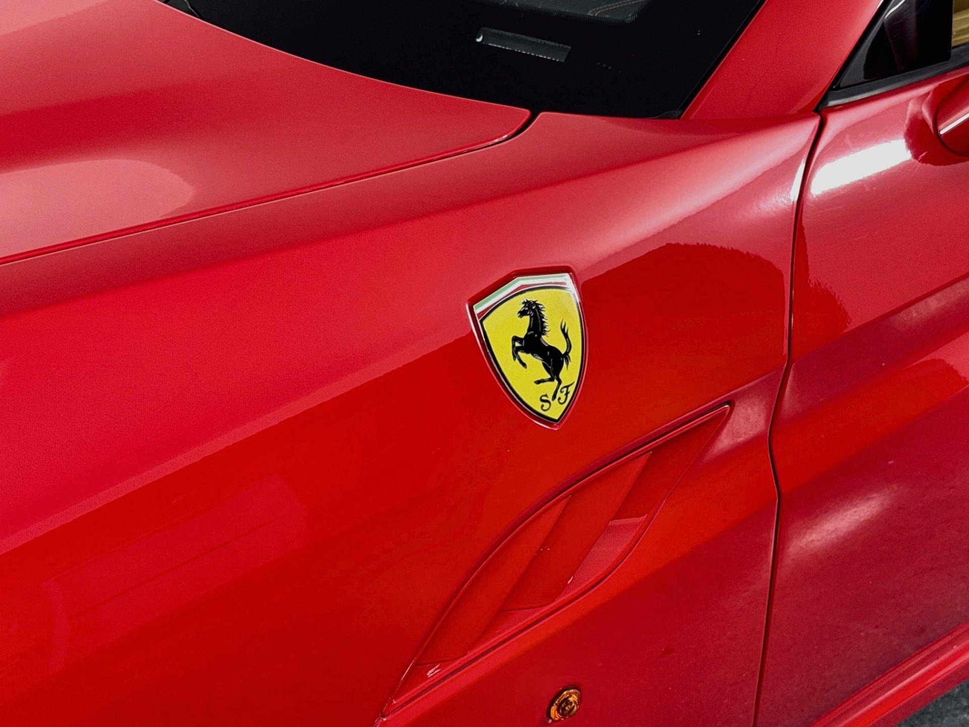 Used 2010 Ferrari California RWD image 43