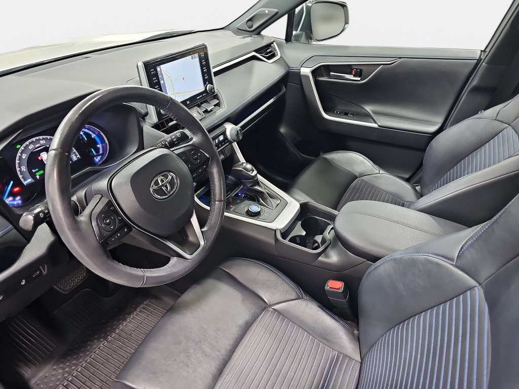 Used 2021 Toyota RAV4 XSE AWD/4WD image 18