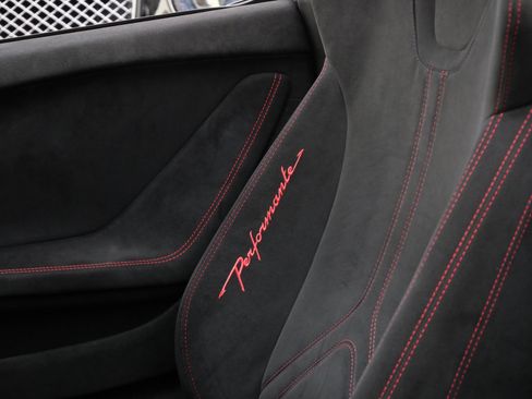 Used 2018 Lamborghini Huracan Performante image 25
