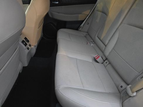 Used 2016 Subaru Outback 3.6R Limited image 13