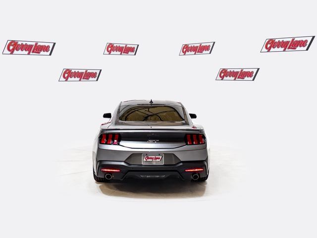 Used 2025 Ford Mustang GT RWD image 5