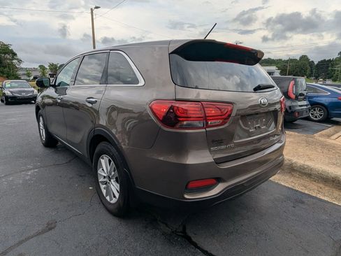 Used 2019 Kia Sorento FWD image 5