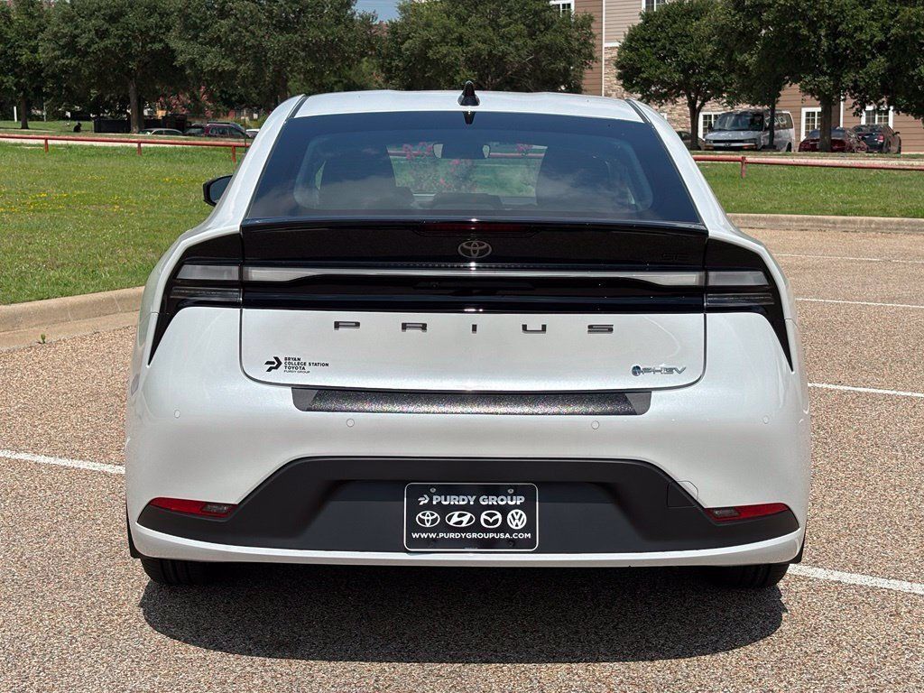 Used 2026 Toyota Prius Plug-In Hybrid FWD image 6