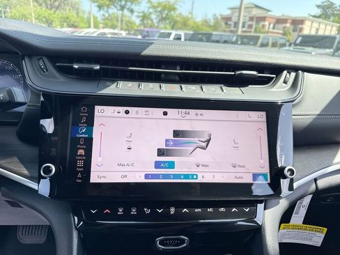 New 2026 Jeep Grand Cherokee Altitude image 20