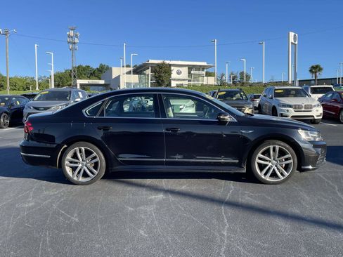 Used 2017 Volkswagen Passat 1.8T R-Line FWD image 8