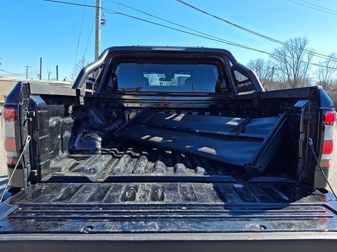 Used 2023 Nissan Frontier SV w/ Midnight Edition Package image 27