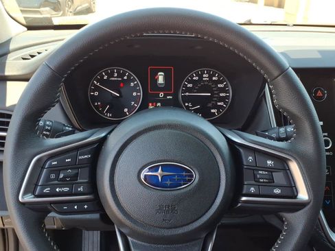 Used 2025 Subaru Outback Premium w/ Popular Package #1A AWD/4WD image 31