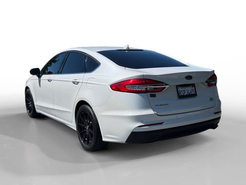 Used 2020 Ford Fusion SE FWD image 3