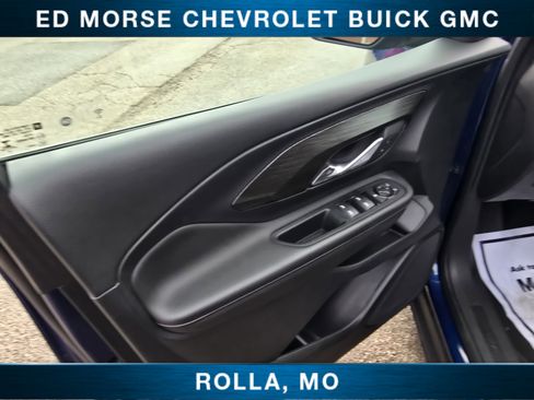 Used 2023 GMC Terrain SLE w/ Driver Convenience Package image 16