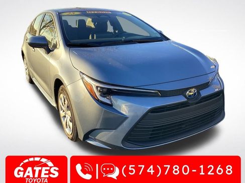 Used 2025 Toyota Corolla LE image 1
